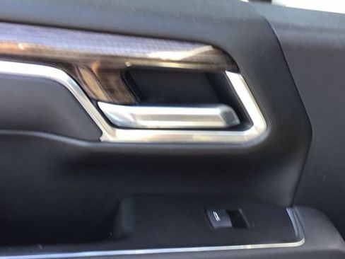 Used 2025 Chevrolet Silverado 2500 LT w/ Convenience Package image 13