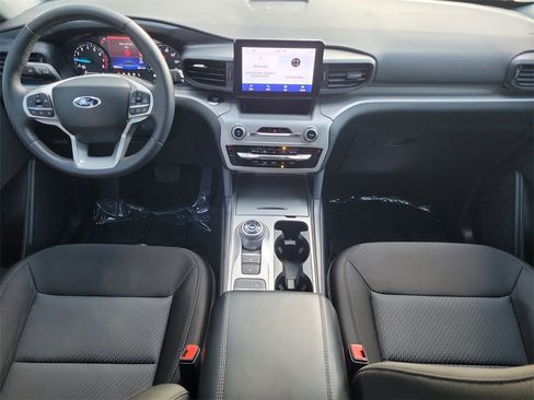 Used 2023 Ford Explorer XLT image 14