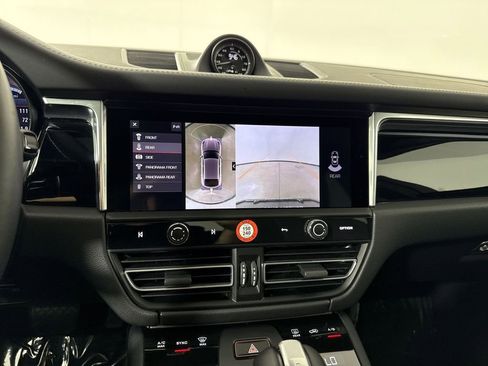 Certified 2026 Porsche Macan AWD/4WD image 30