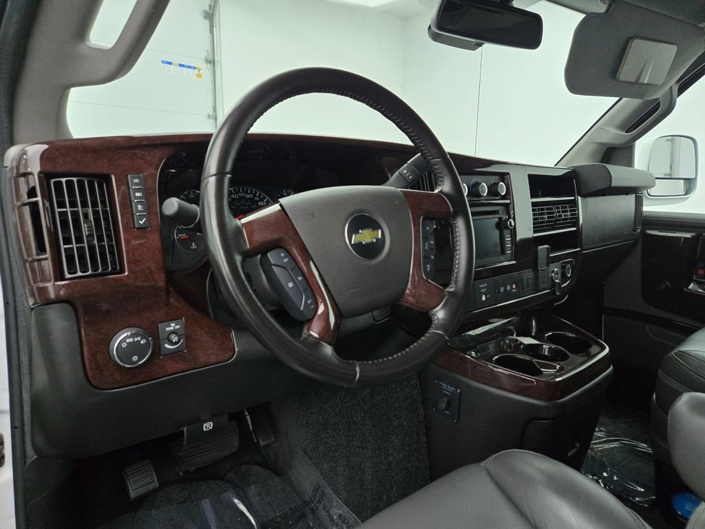 Used 2021 Chevrolet Express 2500 w/ Enhanced Convenience Package RWD image 16