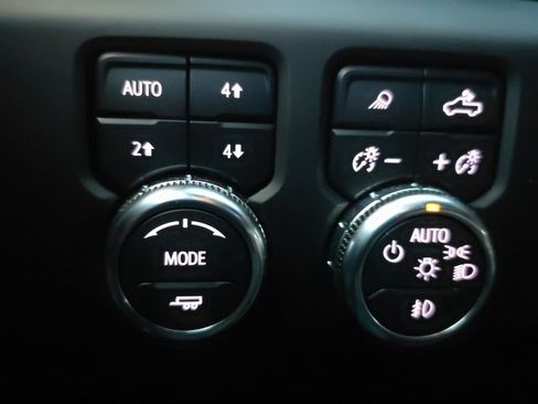 Used 2024 GMC Sierra 1500 AT4 w/ Technology Package image 20