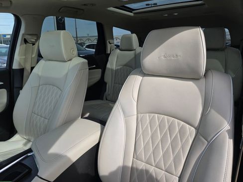 Used 2023 Buick Enclave Avenir w/ Avenir Technology Package AWD/4WD image 25