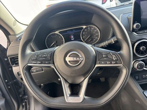 Used 2025 Nissan Sentra SV image 31