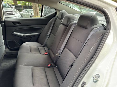 Used 2025 Nissan Altima 2.5 SV FWD image 38