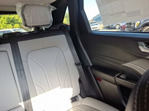 New 2025 Ford Escape SE w/ PHEV Premium Package FWD image 21