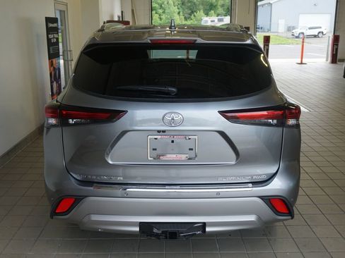 New 2026 Toyota Highlander Platinum AWD/4WD image 21