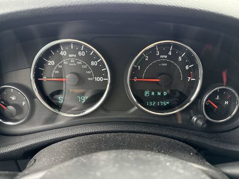 Used 2015 Jeep Wrangler Unlimited Sahara AWD/4WD image 17