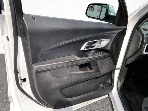 Used 2017 Chevrolet Equinox Premier w/ Enhanced Convenience Package FWD image 20
