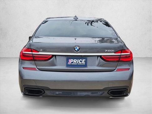 Used 2018 BMW 750i xDrive image 6