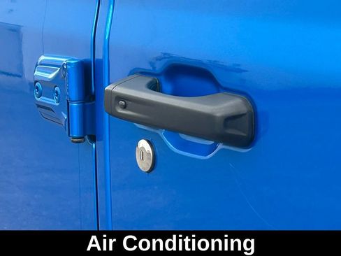 Used 2025 Jeep Wrangler Unlimited Rubicon AWD/4WD image 19