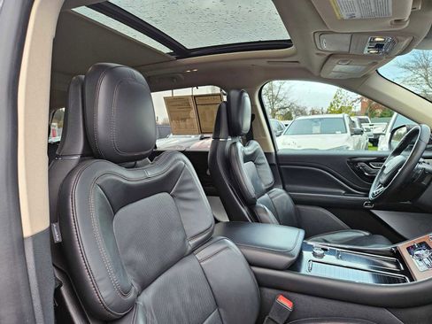 Used 2020 Lincoln Aviator Reserve w/ Equipment Group 202A image 13