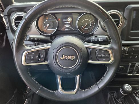Used 2019 Jeep Wrangler Unlimited Sahara AWD/4WD image 19