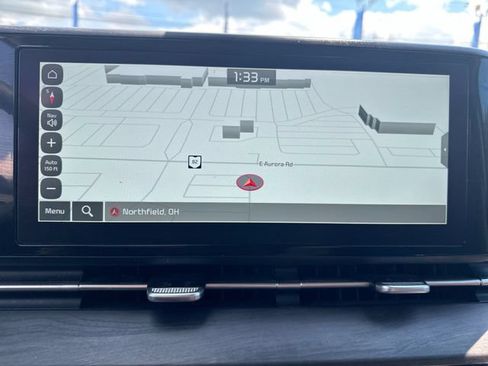 Used 2024 Kia Carnival EX FWD image 16