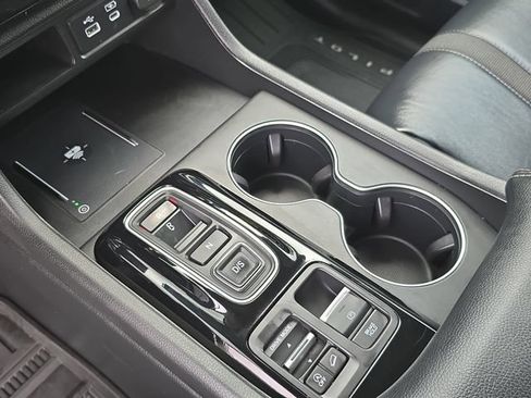 Used 2025 Honda Pilot EX-L image 23