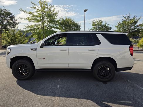 Used 2022 GMC Yukon AT4 w/ AT4 Premium Plus Package AWD/4WD image 9