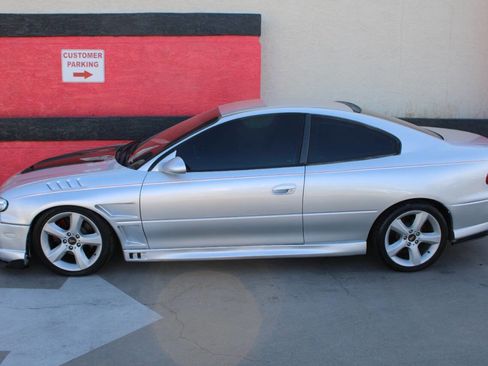 Used 2006 Pontiac GTO image 2
