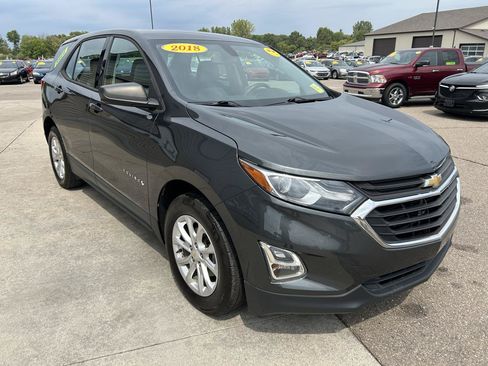 Used 2018 Chevrolet Equinox LS FWD image 3