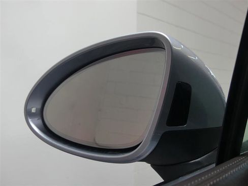 Used 2017 Porsche Cayenne GTS image 14