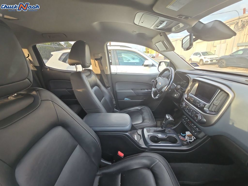 Used 2021 Chevrolet Colorado Z71 w/ Z71 Midnight Edition AWD/4WD image 7