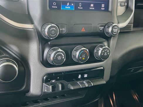 Used 2024 RAM 2500 Big Horn AWD/4WD image 15