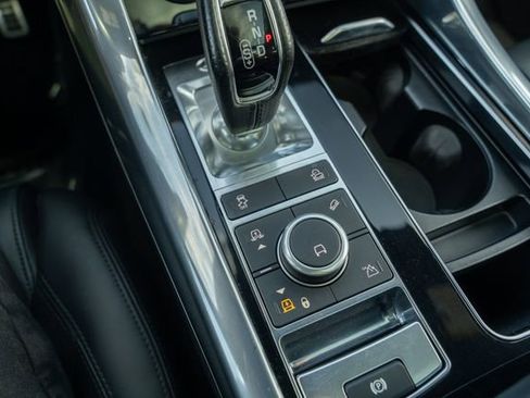 Used 2022 Land Rover Range Rover Sport SVR Carbon Edition image 33