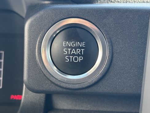 Used 2025 Toyota 4Runner SR5 AWD/4WD image 32