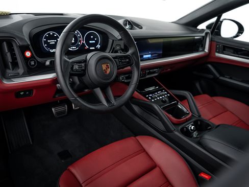 Certified 2026 Porsche Cayenne S AWD/4WD image 4