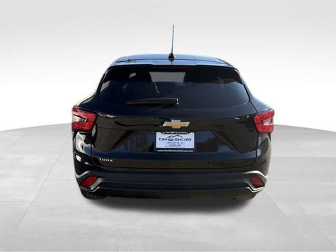 Used 2024 Chevrolet Trax LS image 18