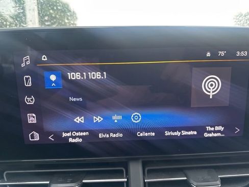 Used 2025 Chevrolet Trax LT w/ LT Convenience Package FWD image 14