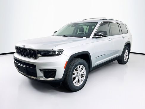 Used 2022 Jeep Grand Cherokee L Limited AWD/4WD image 3