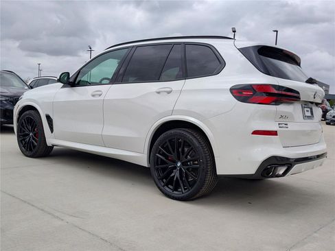 New 2026 BMW X5 sDrive40i w/ M Sport Package image 3