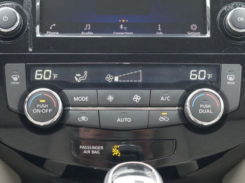 Used 2020 Nissan Rogue Sport SV FWD image 39