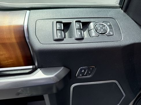 Used 2016 Ford F150 Limited AWD/4WD image 11