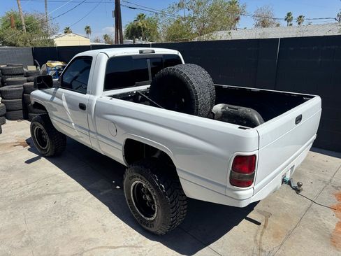 Used 1999 Dodge Ram 1500 Truck 4x4 Regular Cab image 3