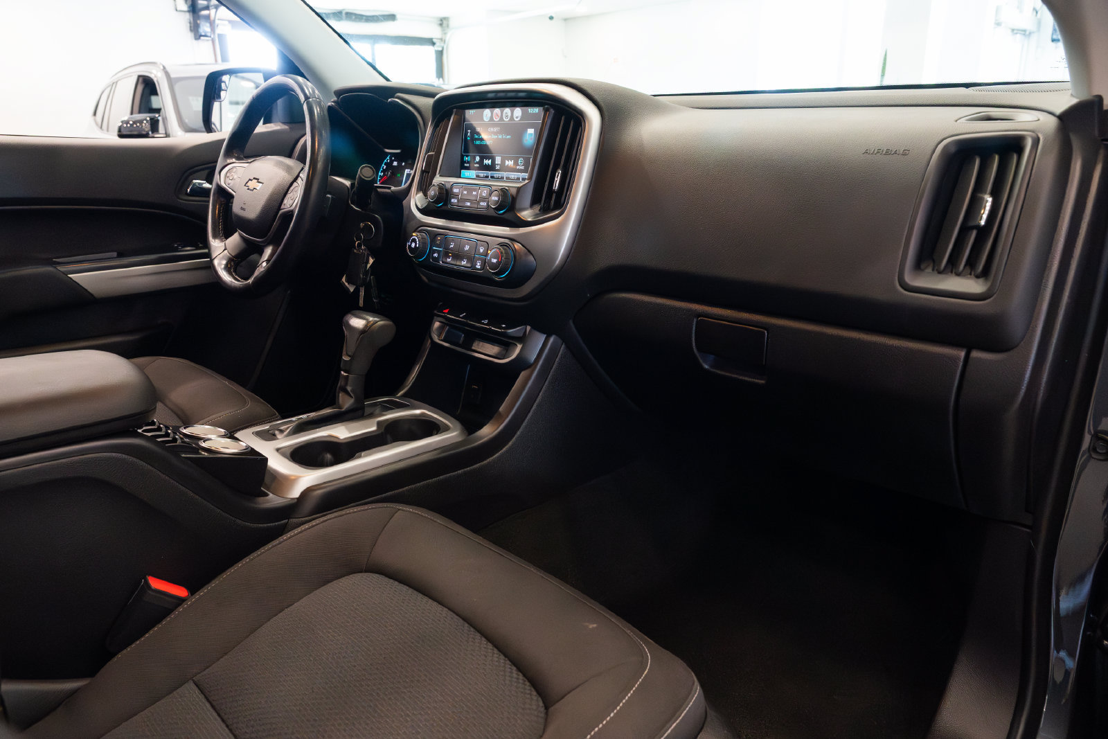 Used 2016 Chevrolet Colorado LT w/ LT Convenience Package RWD image 21