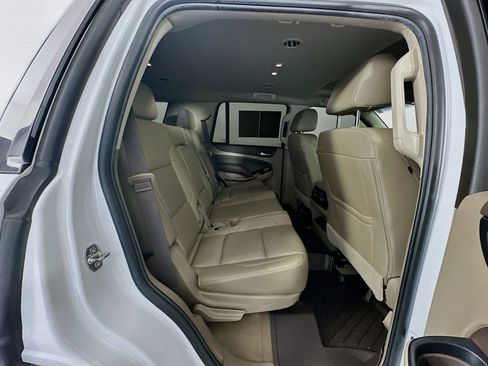 Used 2019 Chevrolet Tahoe LT w/ Luxury Package AWD/4WD image 27