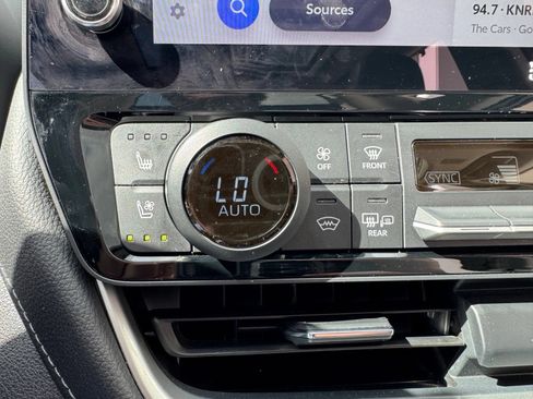 Used 2024 Toyota Grand Highlander AWD image 21