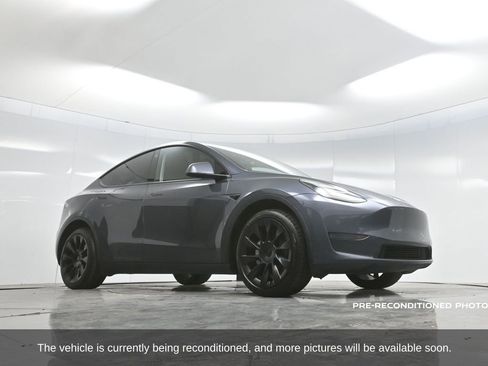 Used 2023 Tesla Model Y Long Range image 53