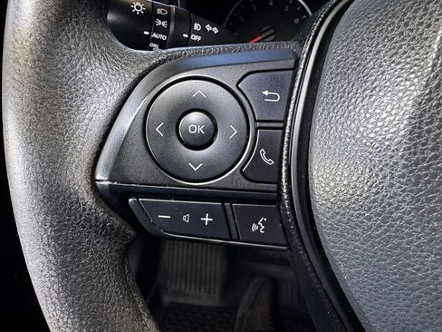 Used 2020 Toyota RAV4 XLE AWD/4WD image 23