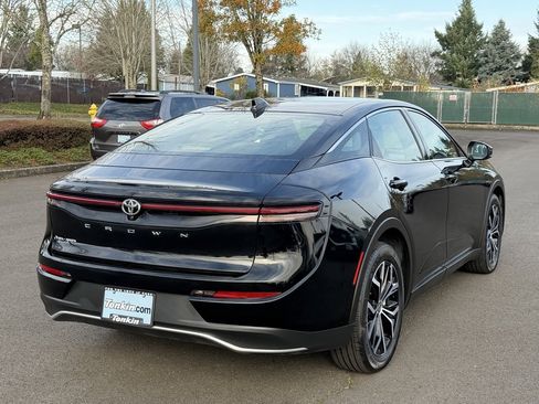 Used 2024 Toyota Crown XLE image 8