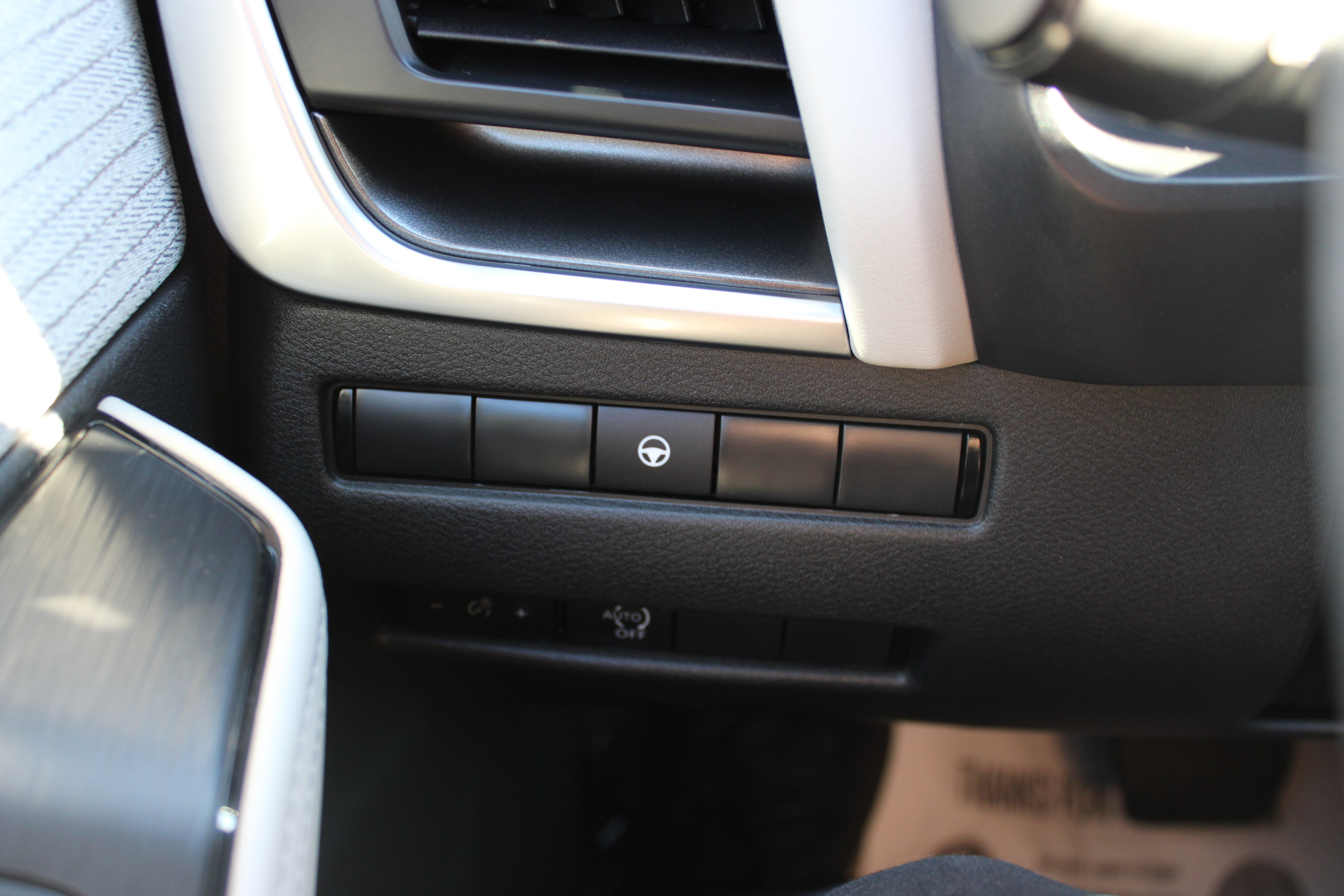 Used 2023 Nissan Rogue SV AWD/4WD image 25