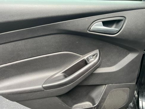 Used 2014 Ford Focus SE FWD image 24