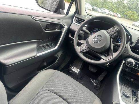 Used 2023 Toyota RAV4 LE AWD/4WD image 20