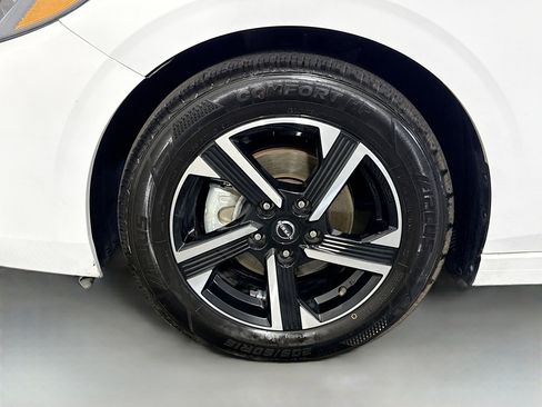 Used 2024 Nissan Sentra SV FWD image 38