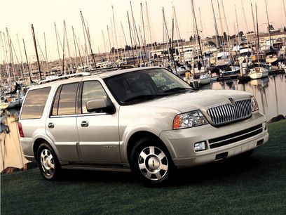 Used 2005 Lincoln Navigator 4WD