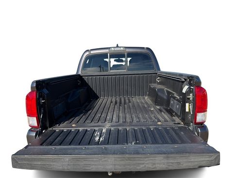 Used 2017 Toyota Tacoma SR w/ SR Convenience Package image 13