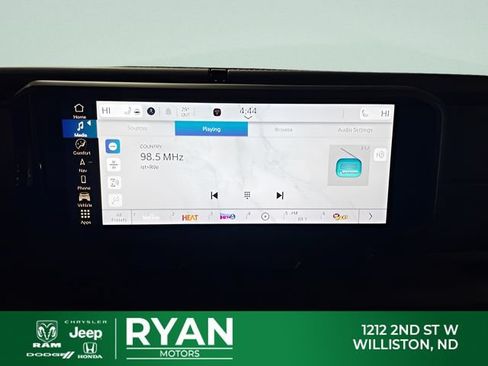 New 2026 Jeep Gladiator Mojave w/ Technology Group AWD/4WD image 20