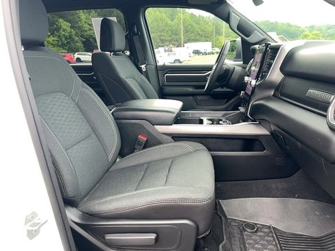 Used 2025 RAM 1500 Big Horn AWD/4WD image 24