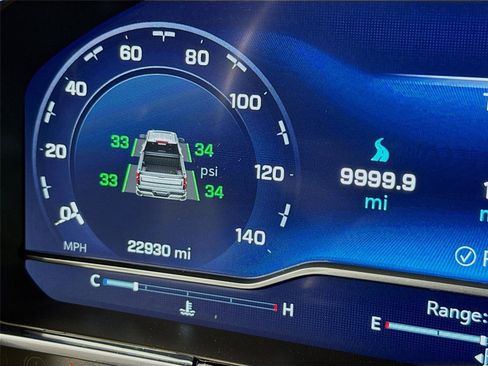 Used 2023 Chevrolet Silverado 1500 RST w/ Z71 Off-Road Package image 2