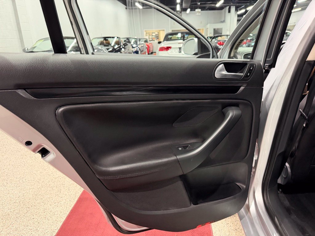 Used 2013 Volkswagen Jetta TDI FWD image 27